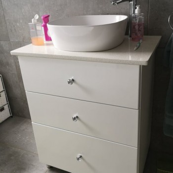 Sleek MDF bathroom unit in white